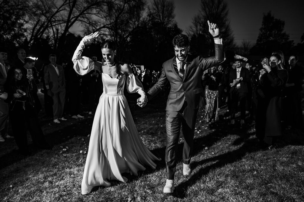 El baile de los novios, en blanco y negro